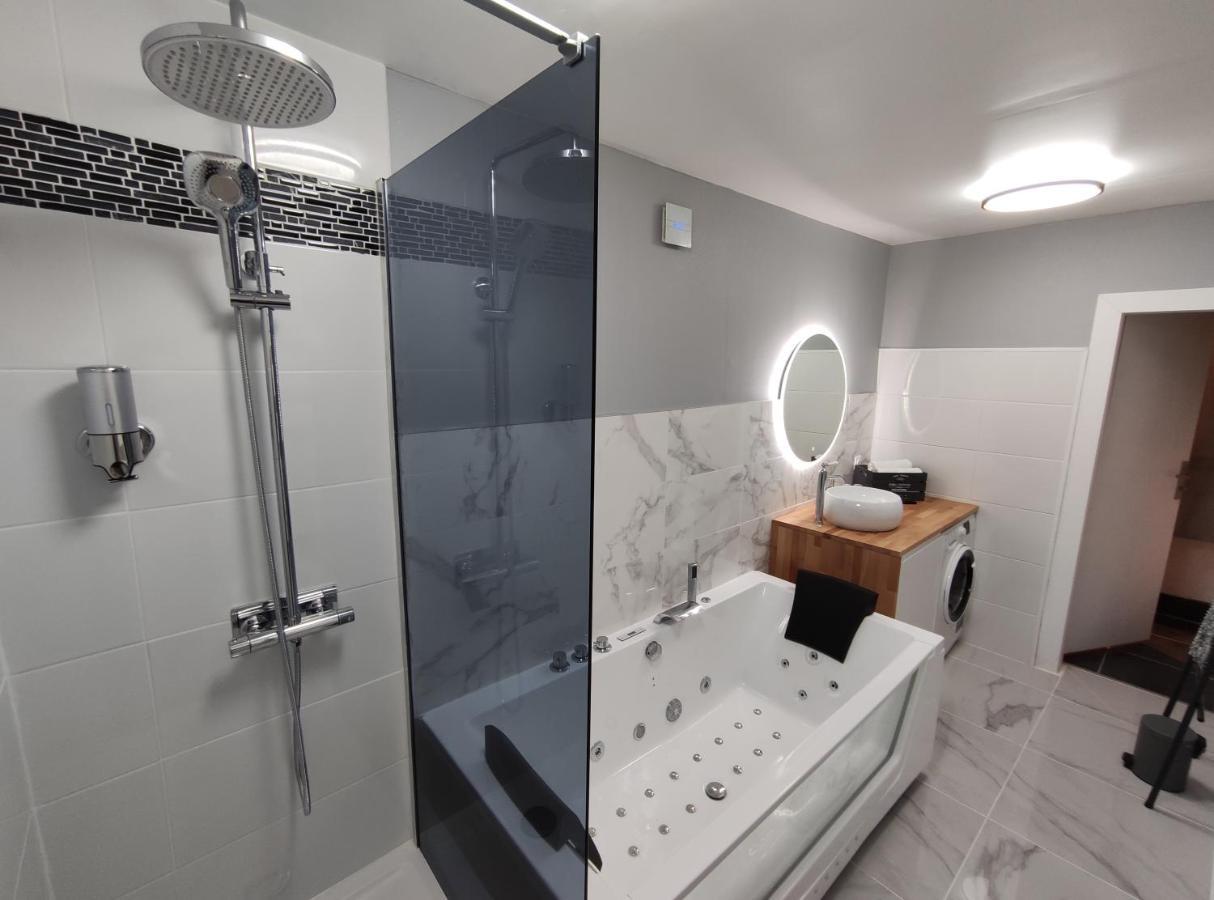 Groom Epernay - Jacuzzi & Champagne Esterno foto